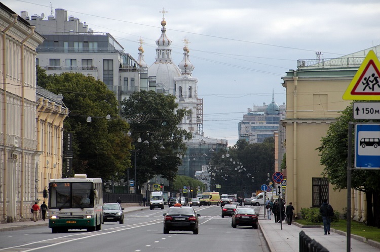 Суворовский проспект в Санкт-Петербурге