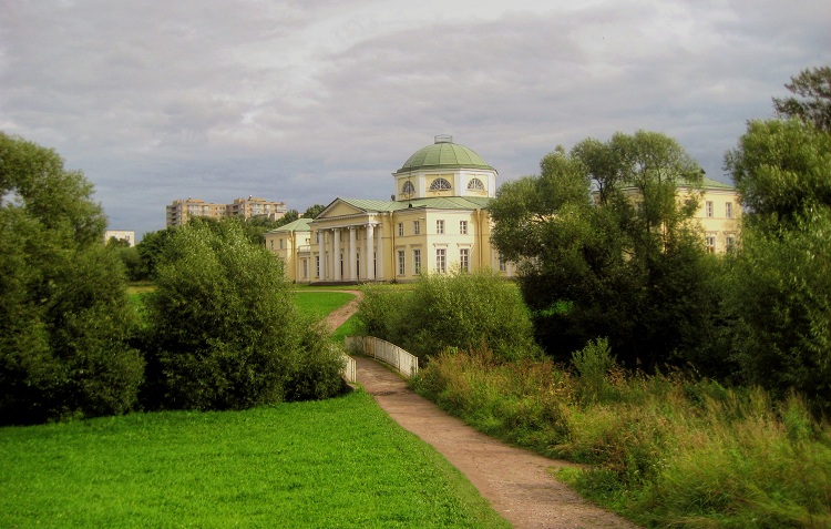 Парк Александрино в Санкт-Петербурге