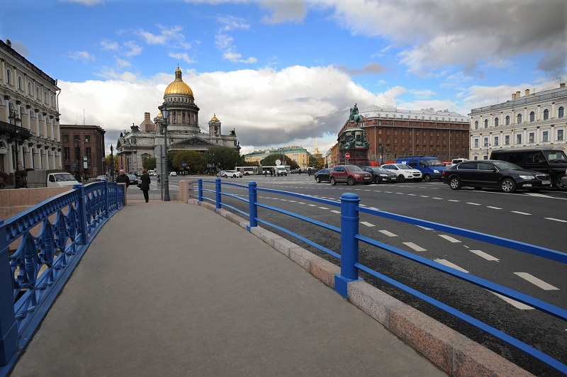 Синий мост через Мойку